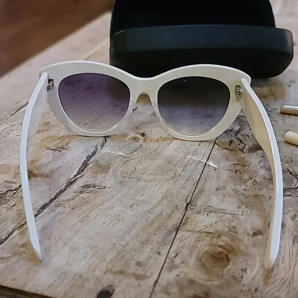 Salvatore Ferragamo White Cat-Eye Sunglasses with Dark Lenses Perfect Condition, - Picture 4 of 4